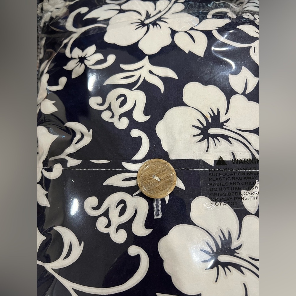 Tommy Hilfiger Pillow - 16x16 Hibiscus pattern in White and Blue - Picture 3 of 4